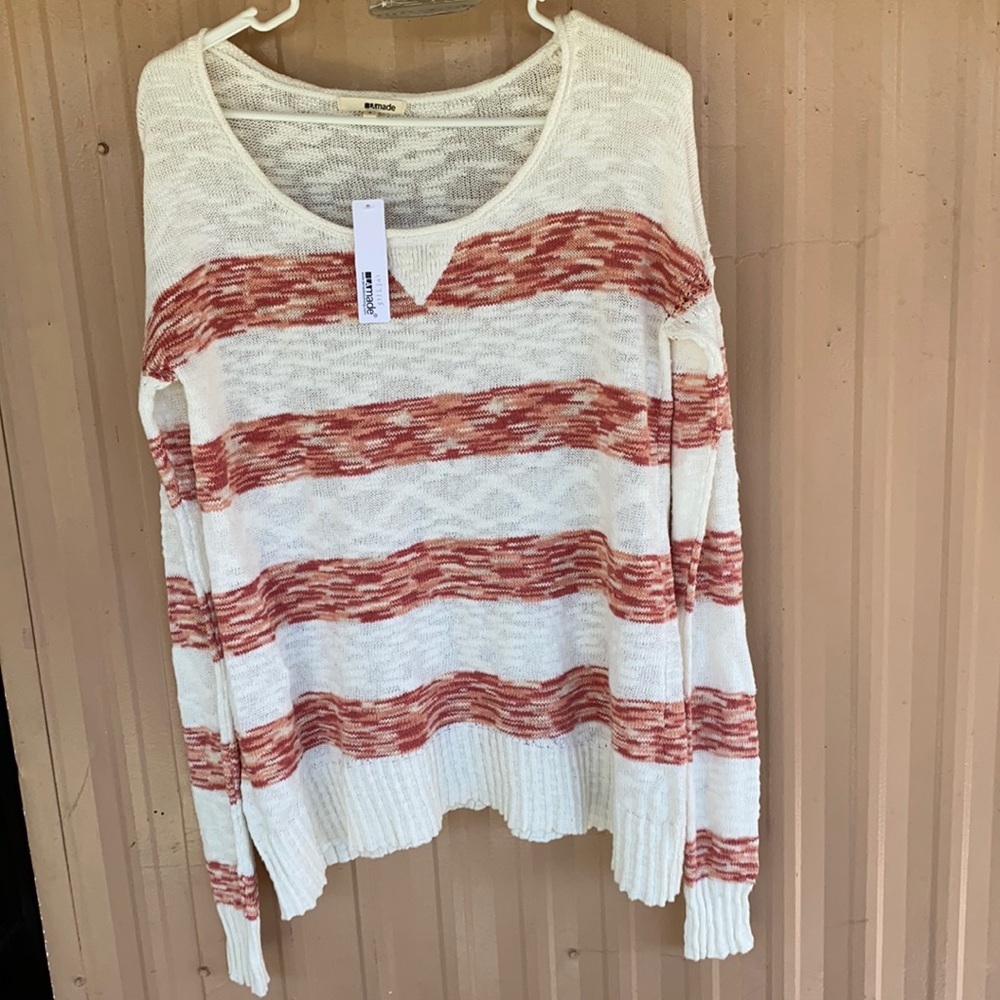 LA made sweater size S